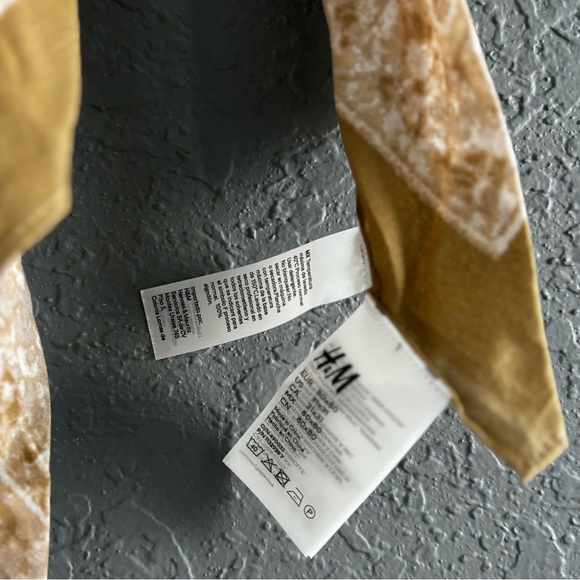 Patterned Scarf - Picture 4 of 4